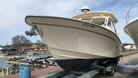 Grady-White Freedom 335