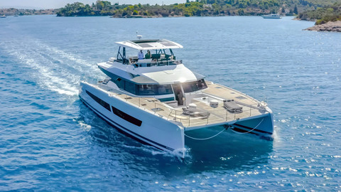 Fountaine Pajot Power 67