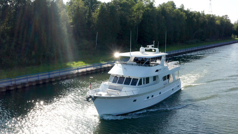 Outer reef yachts lrc cockpit motor yacht