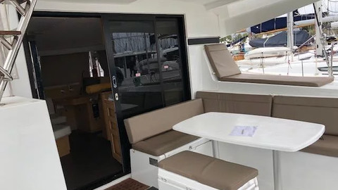 Lagoon 42