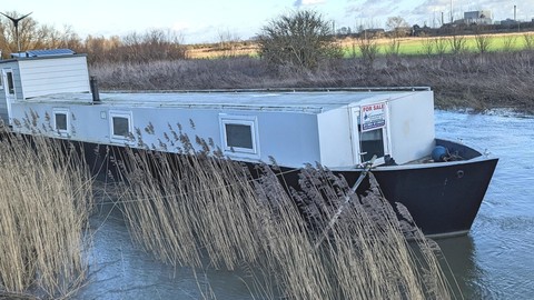 Amber boats amsterdam cruiser style wide beam barge