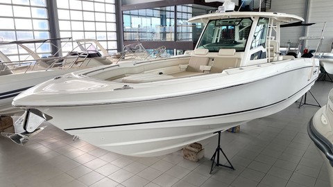 Boston Whaler 380 Outrage