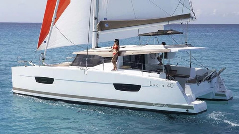 Fountaine Pajot Lucia 40