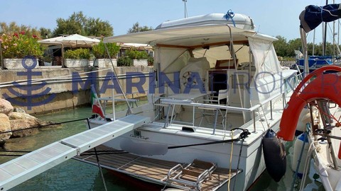 Chris-Craft Commander 44