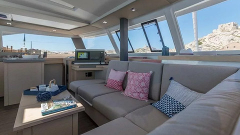 Fountaine Pajot Astréa 42