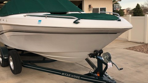 Four winns 220 horizon