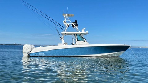 Boston Whaler 350 Outrage