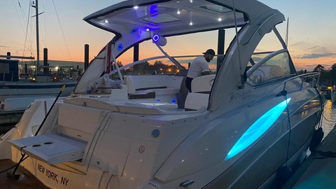 Cruisers Yachts 360 Express