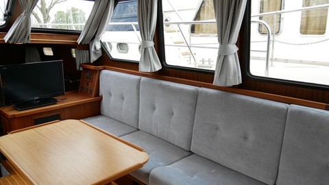 Van der valk challenger royal 42