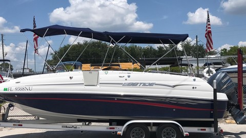 Larson 2400 Escape RT Twin FC