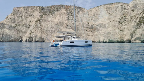 Fountaine Pajot Astrea 42