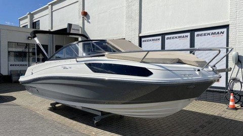 Bayliner VR5 Cuddy
