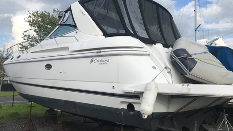 Cruisers yachts 3870 express