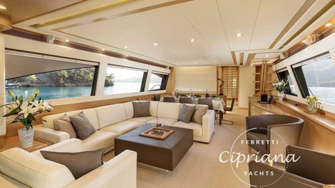 Ferretti 830