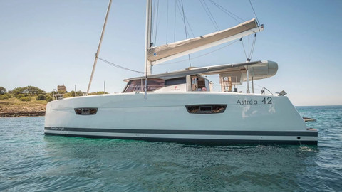 Fountaine Pajot Astrea 42