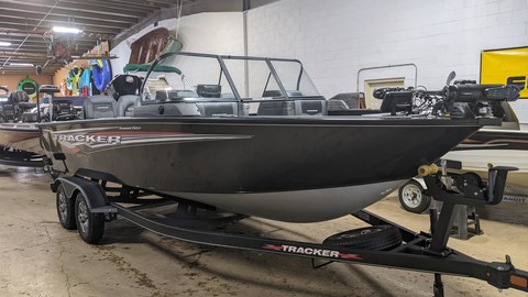 Tracker Targa V-19 WT