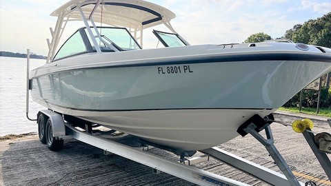 Boston Whaler 270 Vantage