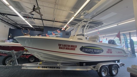 Boston Whaler 230 Outrage