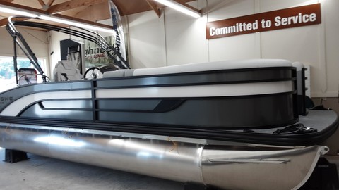 Lowe Retreat 230 RFL