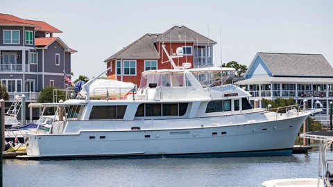 Marine trader 44 long range cruiser