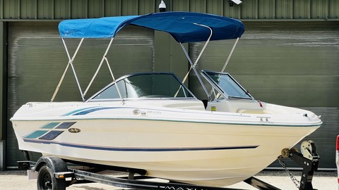 Sea ray 230 signature bowrider