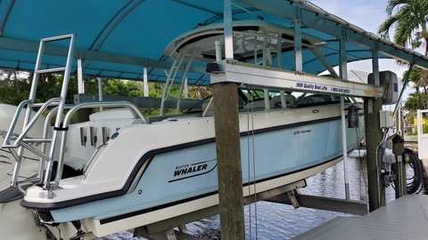 Boston Whaler 270 Vantage