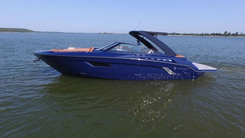 Cruisers Yachts 338 South Beach Edition - Bow Rider