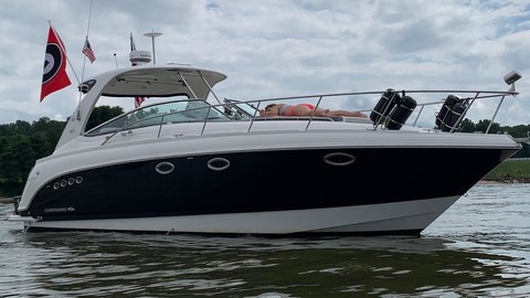 Chaparral 350 Signature Cruiser