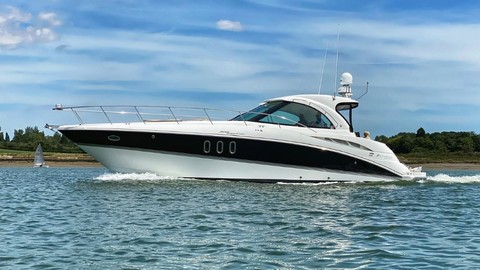 Cruisers Yachts 390 Sports Coupe