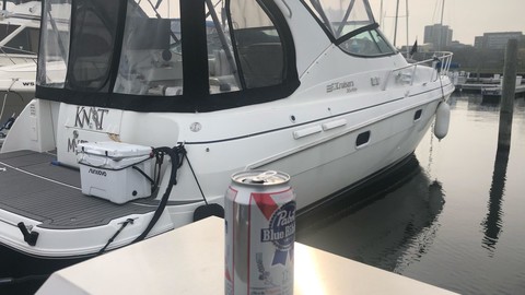 Cruisers yachts 3375 express