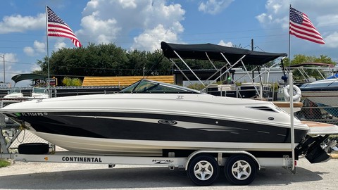 Sea Ray 240 Sundeck