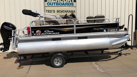 Sun Tracker Bass Buggy 16 DLX ET