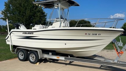 Hydra-sports bay bolt 2000 center console