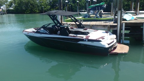 Malibu Wakesetter 23 LSV