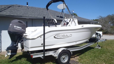 Robalo centre console r180