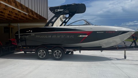 Malibu Wakesetter 23 LSV
