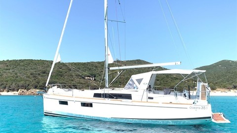 Beneteau Oceanis 35.1