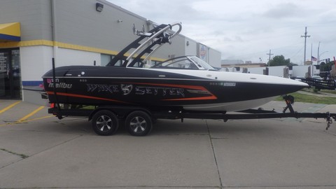Malibu Wakesetter 22 MXZ