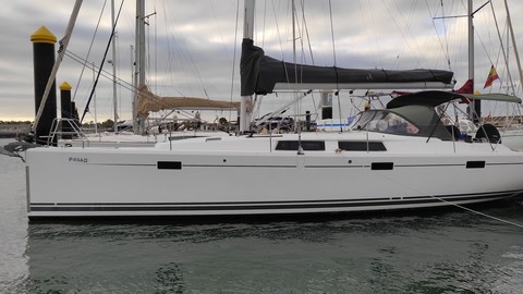 Hanse 415