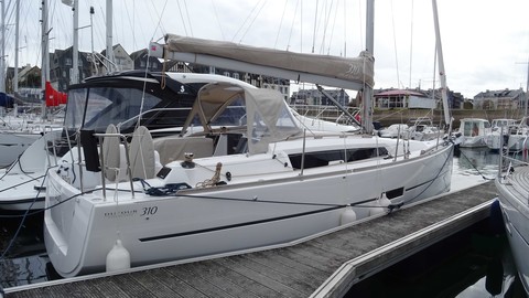 Dufour 310