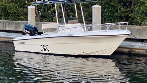 Angler Pro Boats 2900 center console