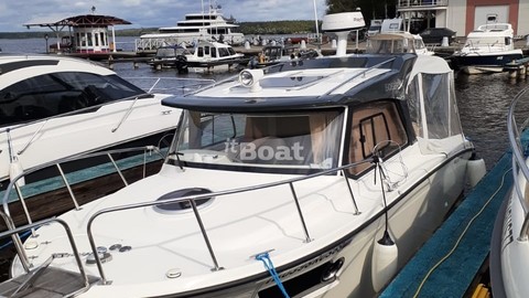 Velvette Cabin 23 Active Sedan