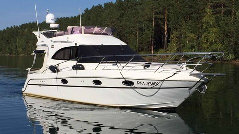 Galeon 330 Fly