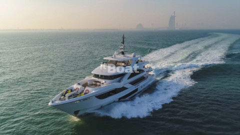 Majesty Yachts 140