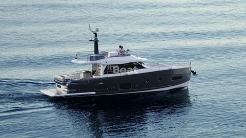 Azimut Magellano 53