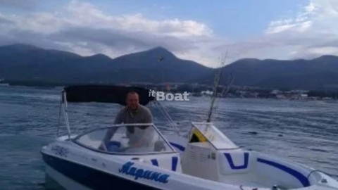 Bayliner 217 Deck Boat