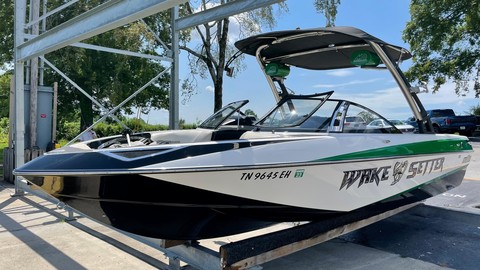 Malibu Wakesetter 23 LSV