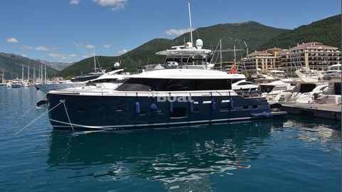 Azimut Magellano 76