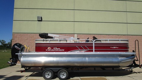 Sun Tracker Party Barge 22 XP3