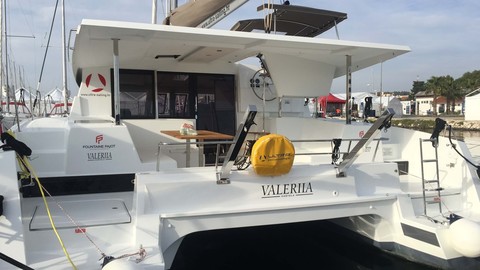 Fountaine Pajot Lucia 40